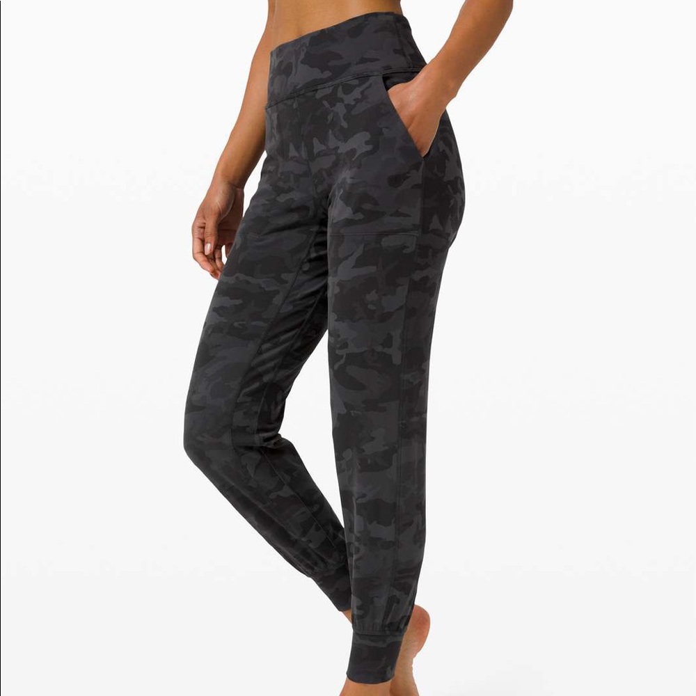Lululemon black camo joggers